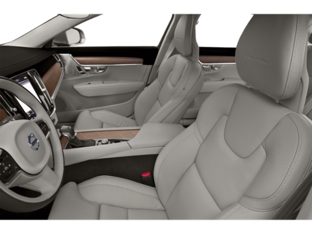 2018 Volvo S90 Momentum photo 4