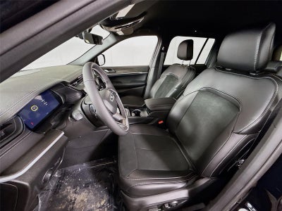 2026 Jeep Grand Cherokee Laredo Altitude