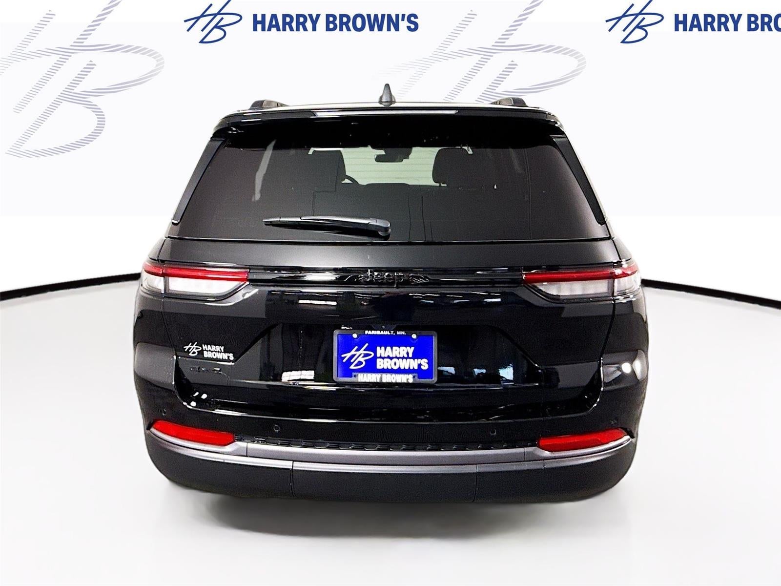 2026 Jeep Grand Cherokee Laredo Altitude