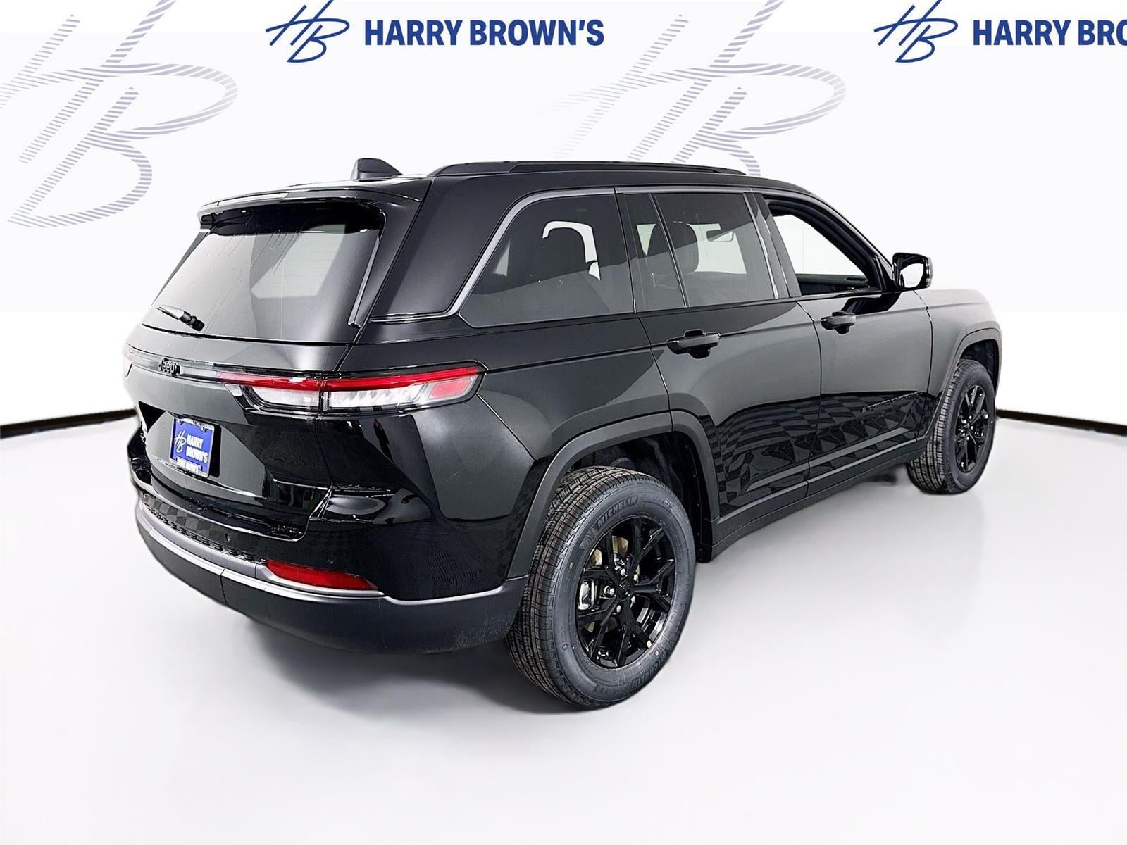 2026 Jeep Grand Cherokee Laredo Altitude