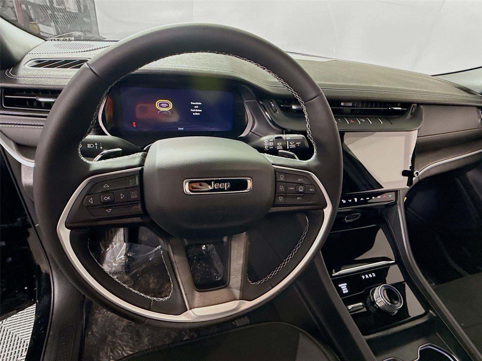 2026 Jeep Grand Cherokee Laredo Altitude