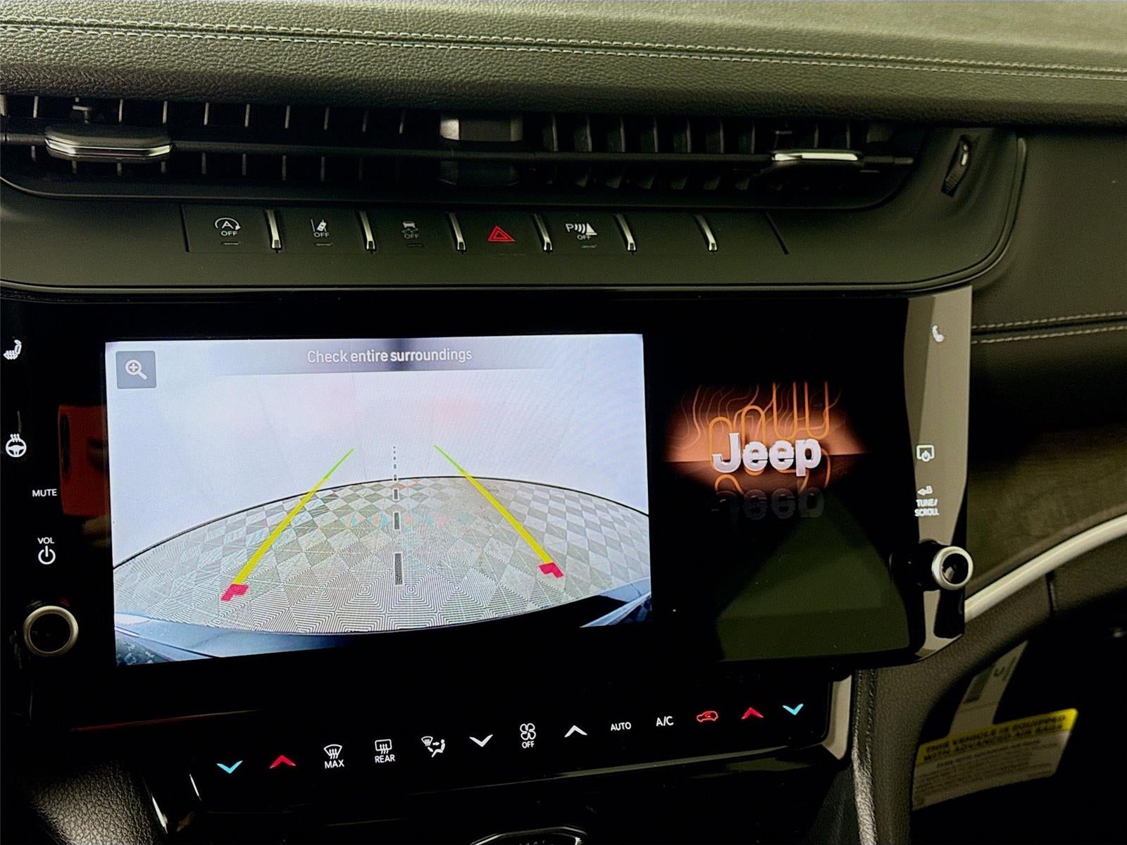 2026 Jeep Grand Cherokee Laredo Altitude