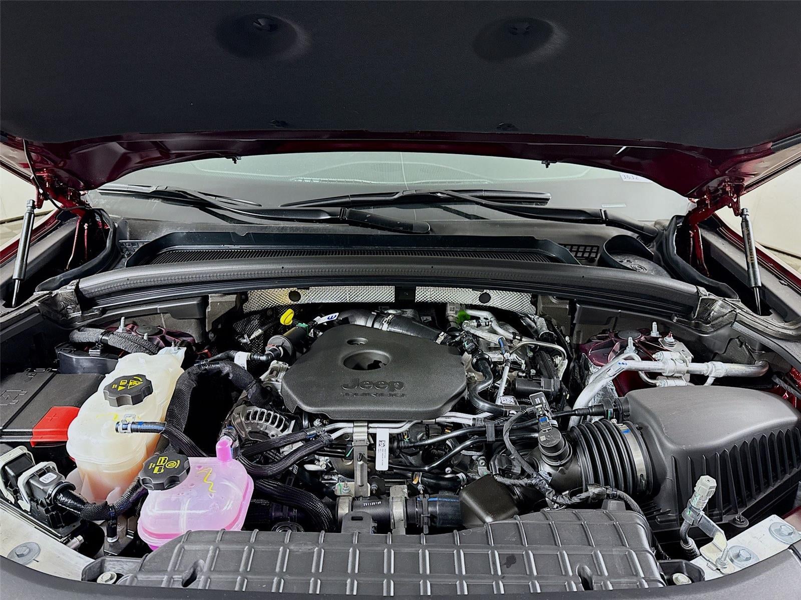 2026 Jeep Grand Cherokee Laredo Altitude