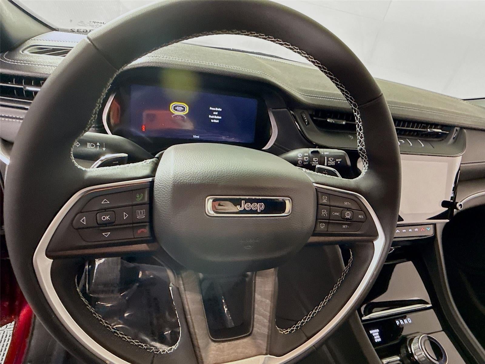 2026 Jeep Grand Cherokee Laredo Altitude