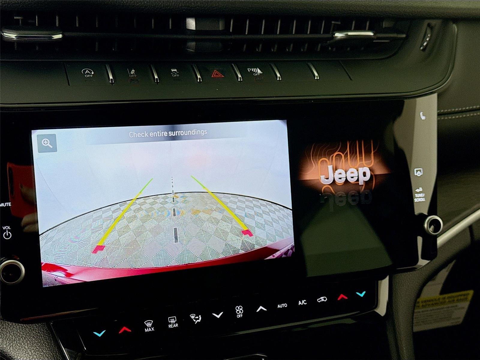 2026 Jeep Grand Cherokee Laredo Altitude