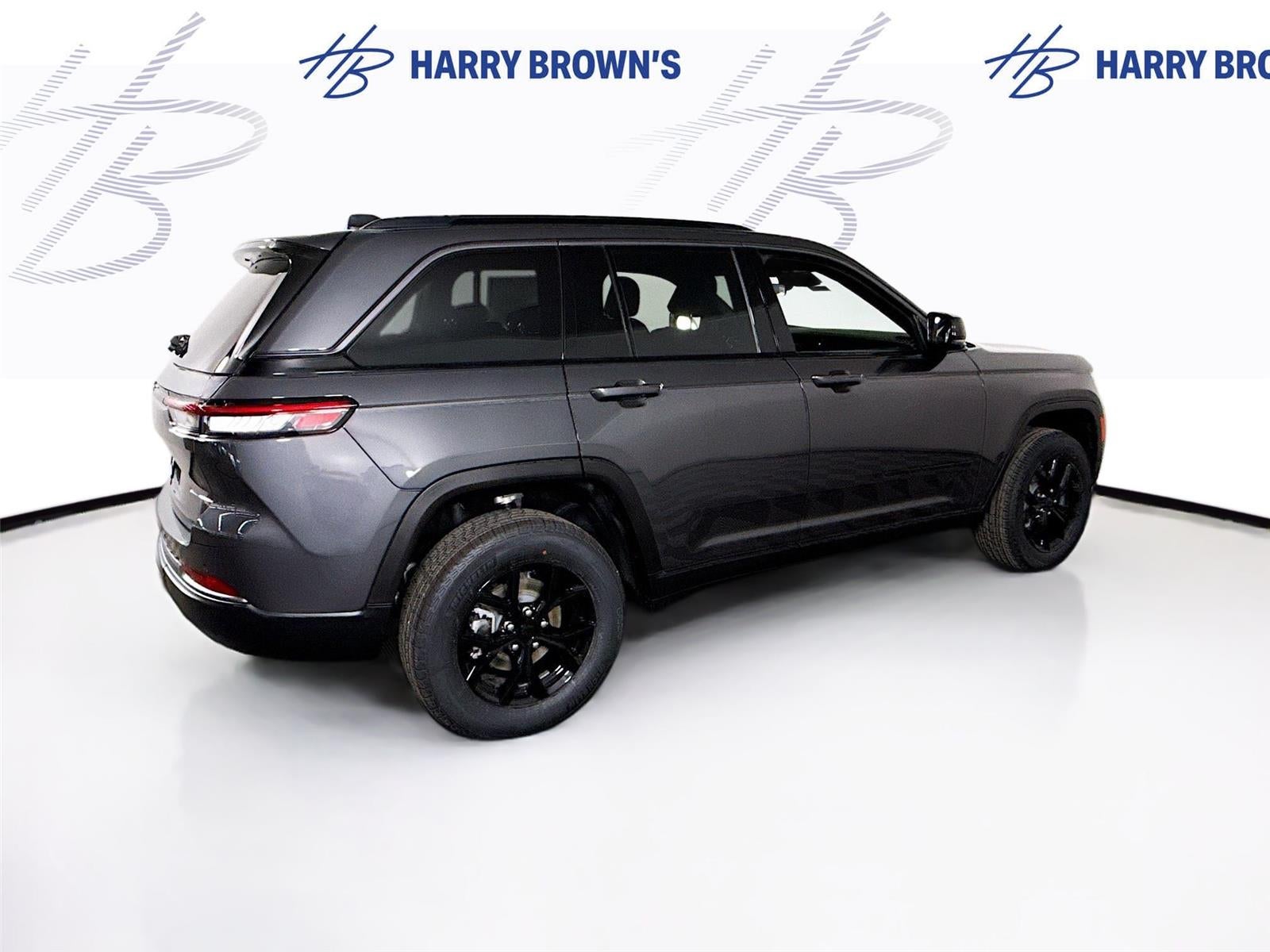 2026 Jeep Grand Cherokee Laredo Altitude