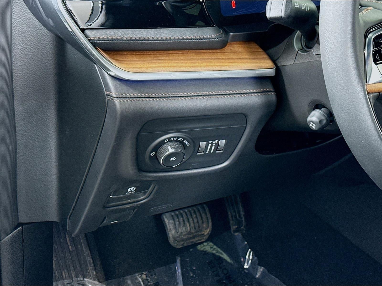 2025 Jeep Grand Cherokee Summit Reserve