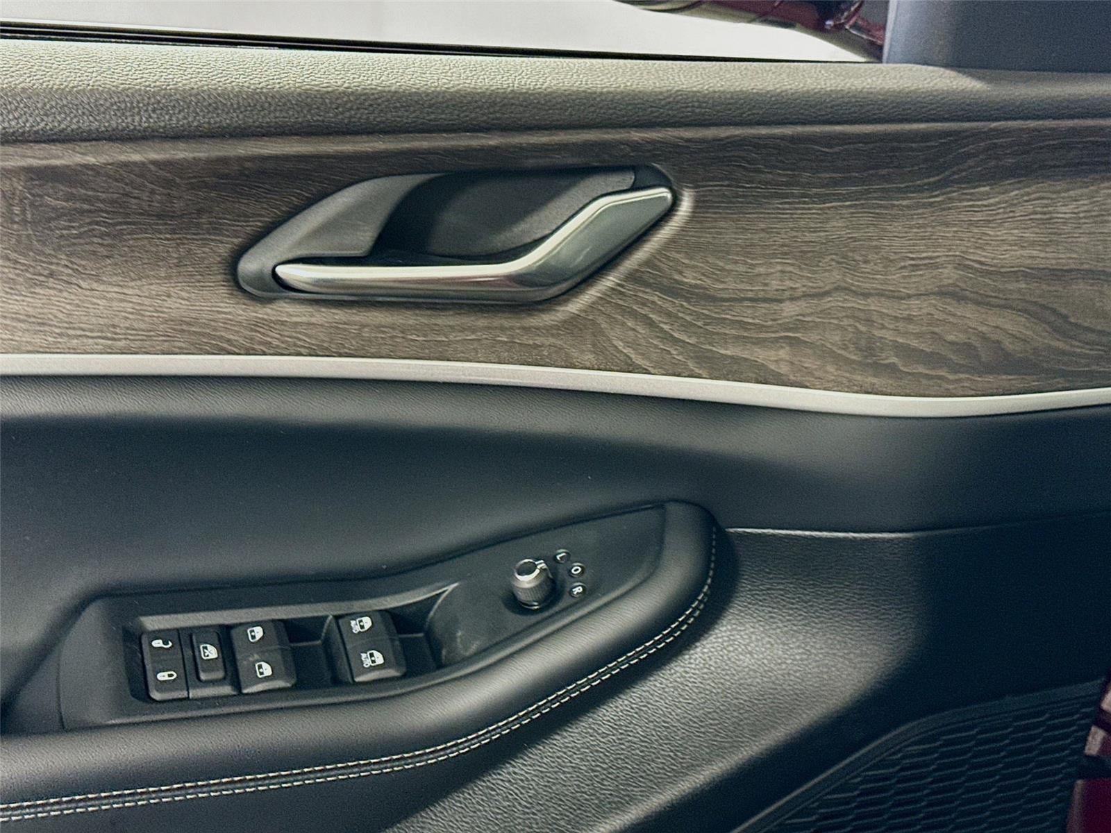 2026 Jeep Grand Cherokee L Laredo Altitude