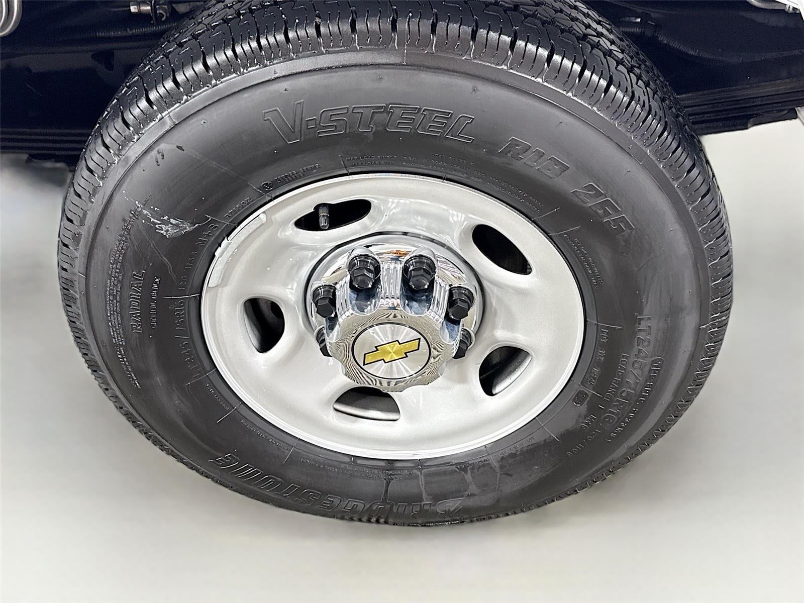 2025 Chevrolet Express Passenger LT