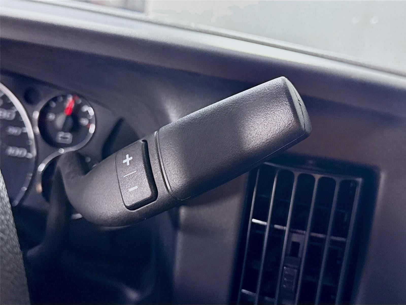 2025 Chevrolet Express 3500 Work Van Cutaway