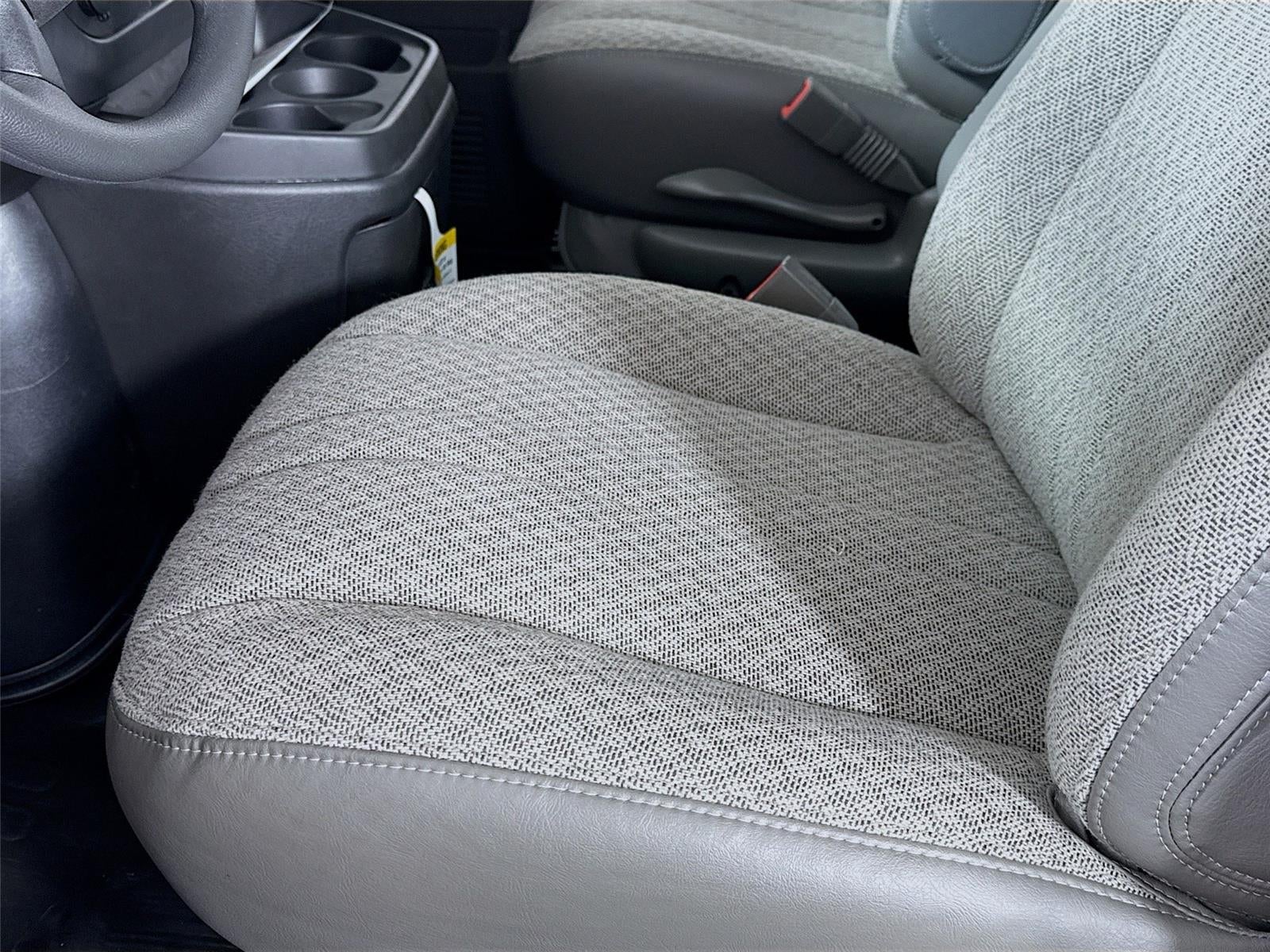 2025 Chevrolet Express 3500 Work Van Cutaway