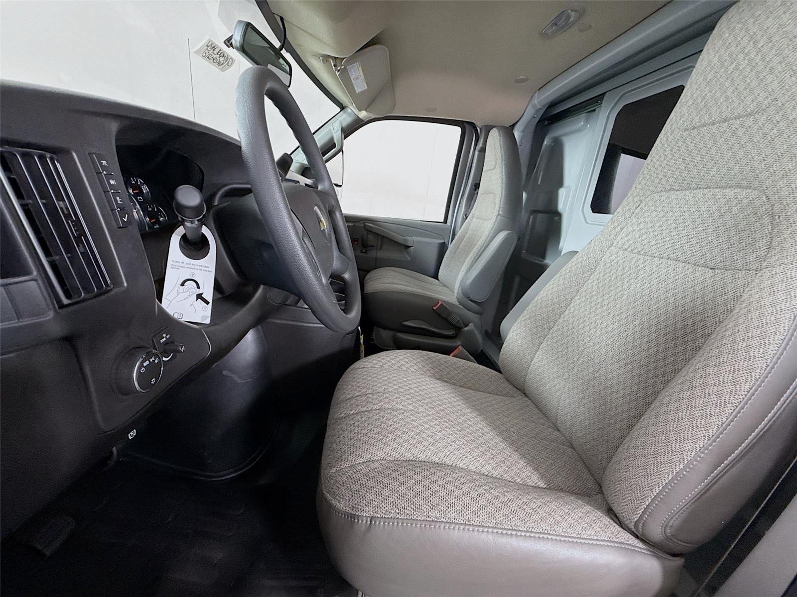 2025 Chevrolet Express 3500 Work Van Cutaway