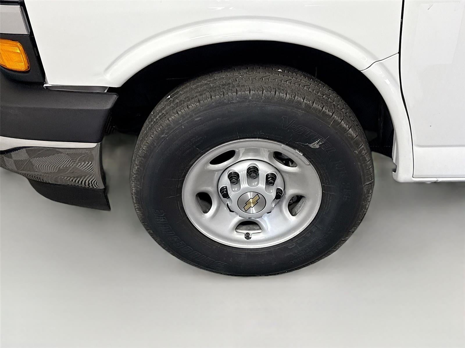 2025 Chevrolet Express 3500 Work Van Cutaway