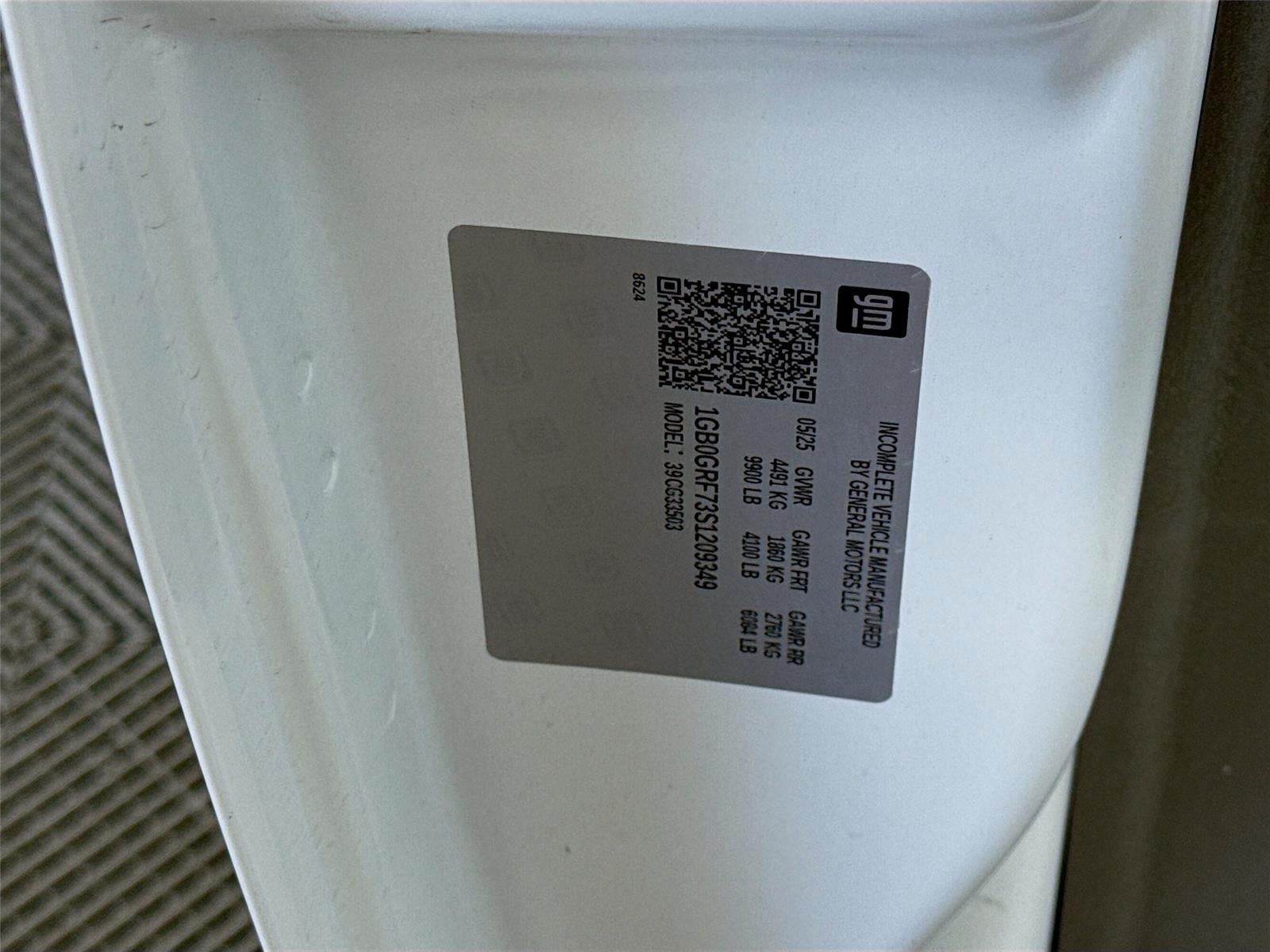 2025 Chevrolet Express 3500 Work Van Cutaway