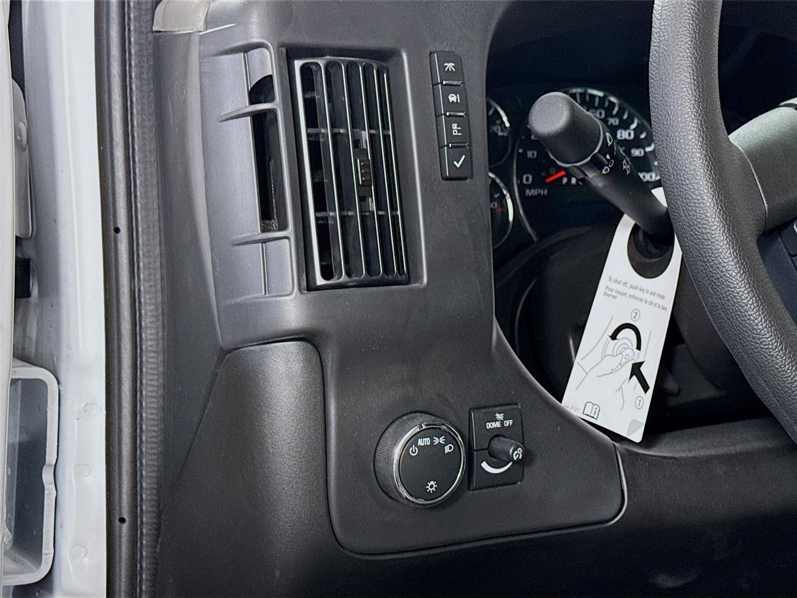 2025 Chevrolet Express 3500 Work Van Cutaway