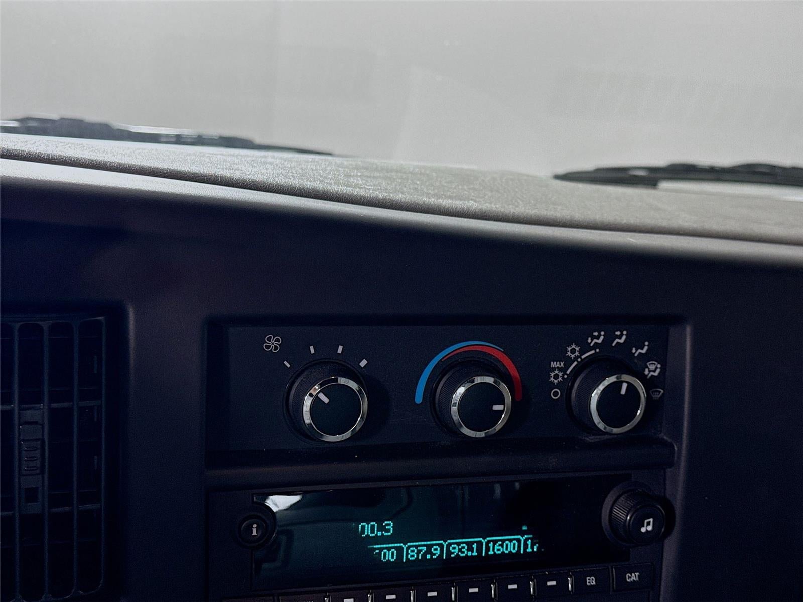 2025 Chevrolet Express 3500 Work Van Cutaway