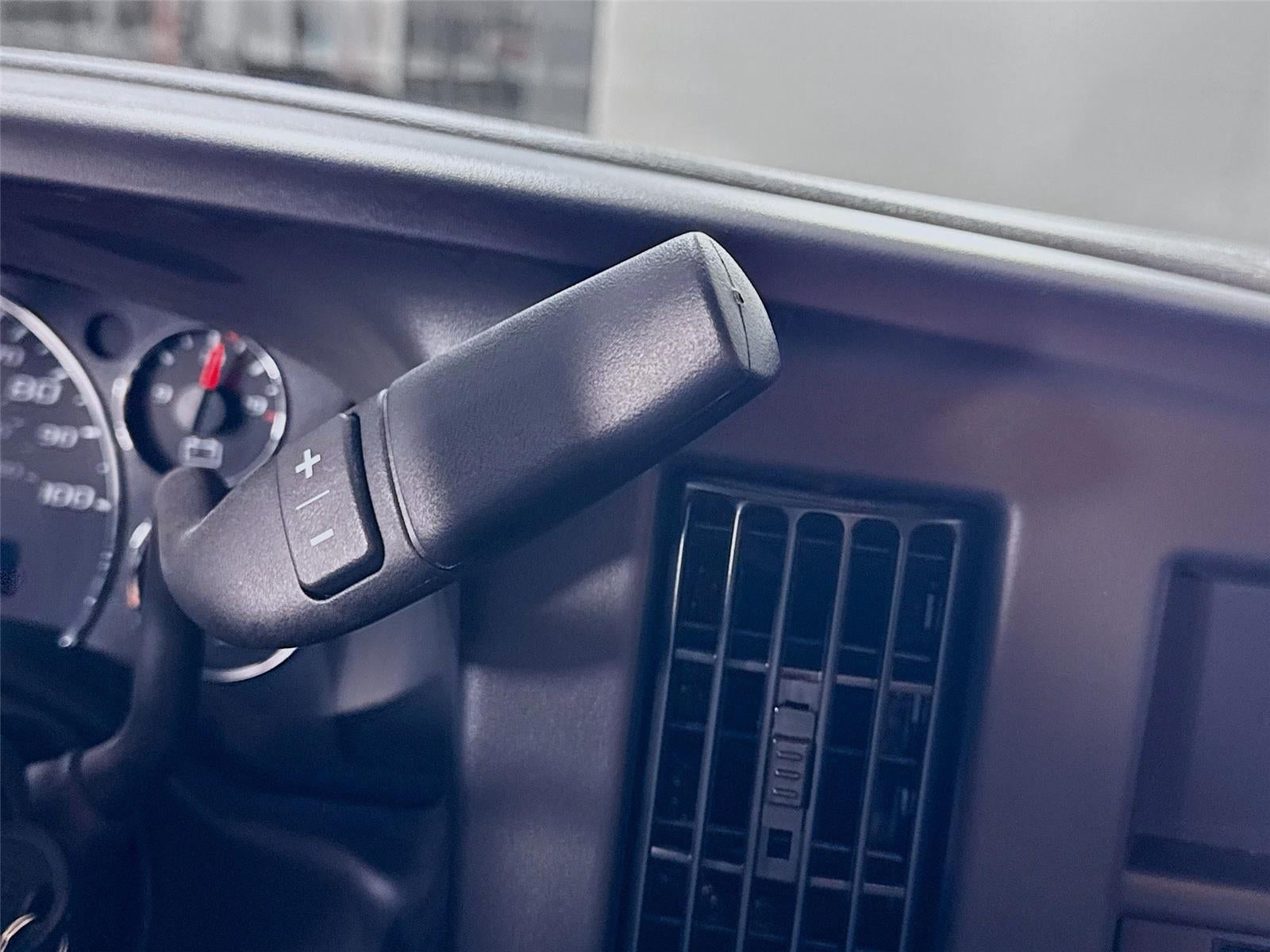 2025 Chevrolet Express 3500 Work Van Cutaway