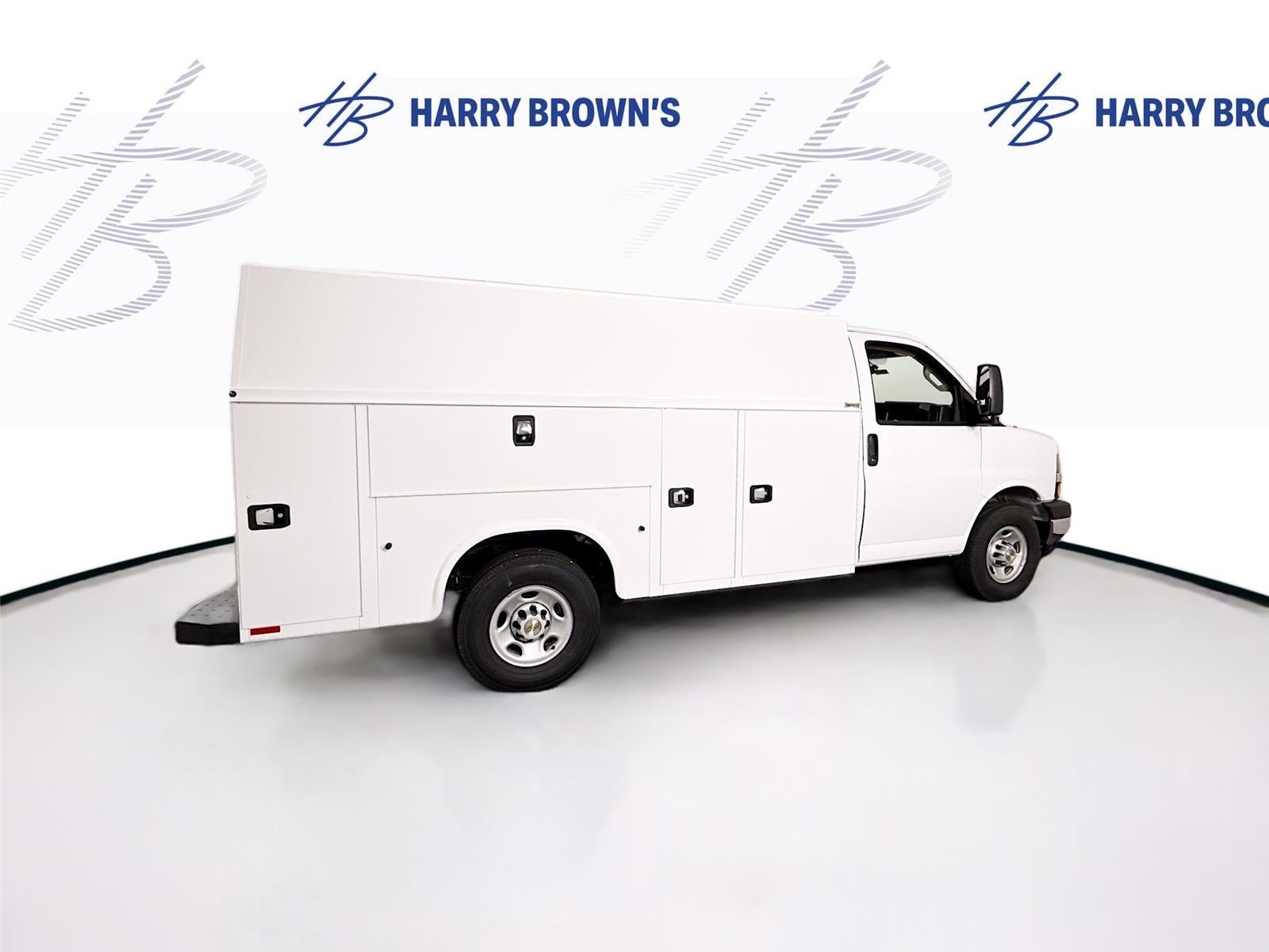 2025 Chevrolet Express 3500 Work Van Cutaway