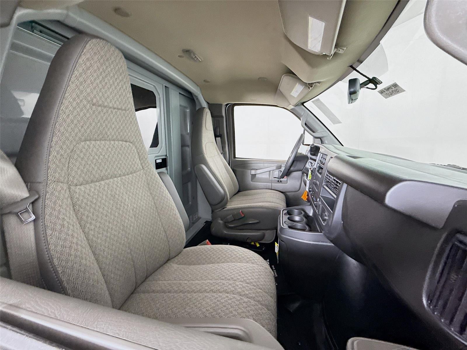 2025 Chevrolet Express 3500 Work Van Cutaway