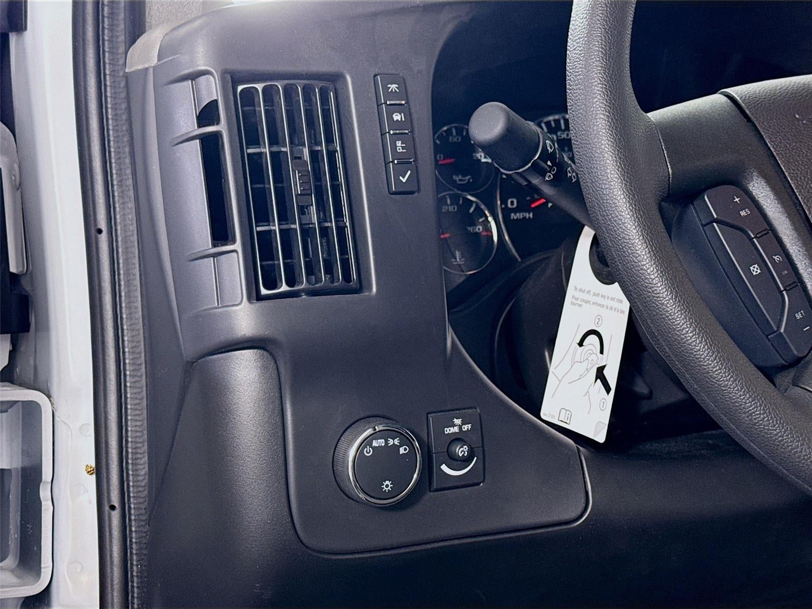 2025 Chevrolet Express 3500 Work Van Cutaway