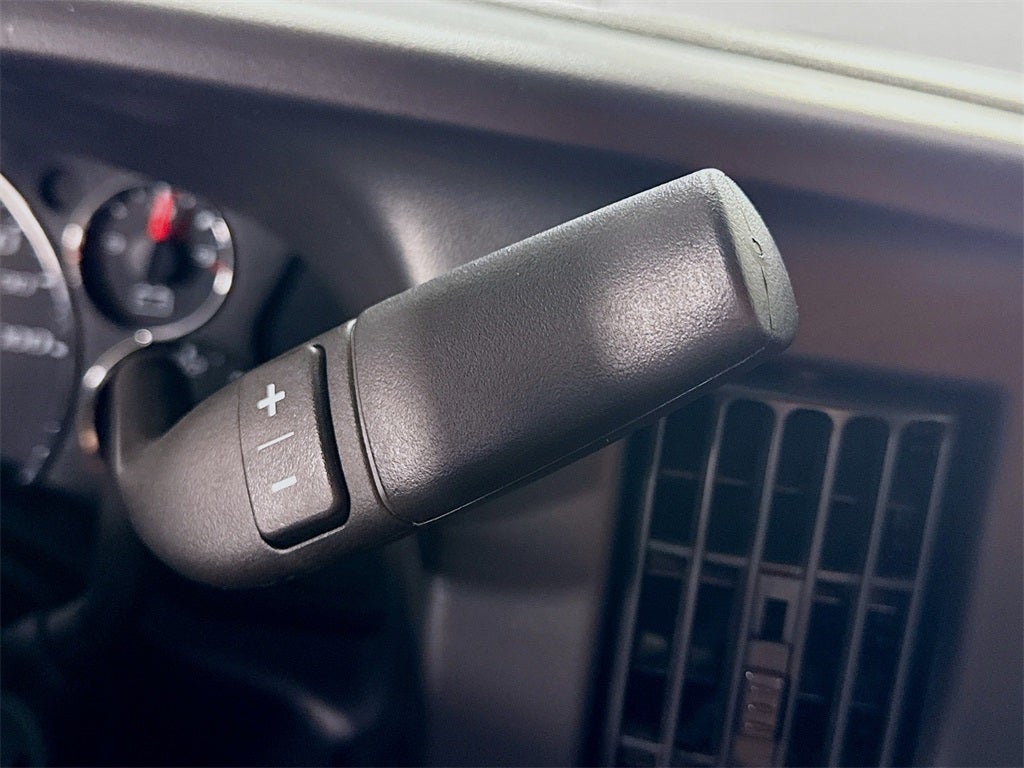 2025 Chevrolet Express 3500 Work Van Cutaway