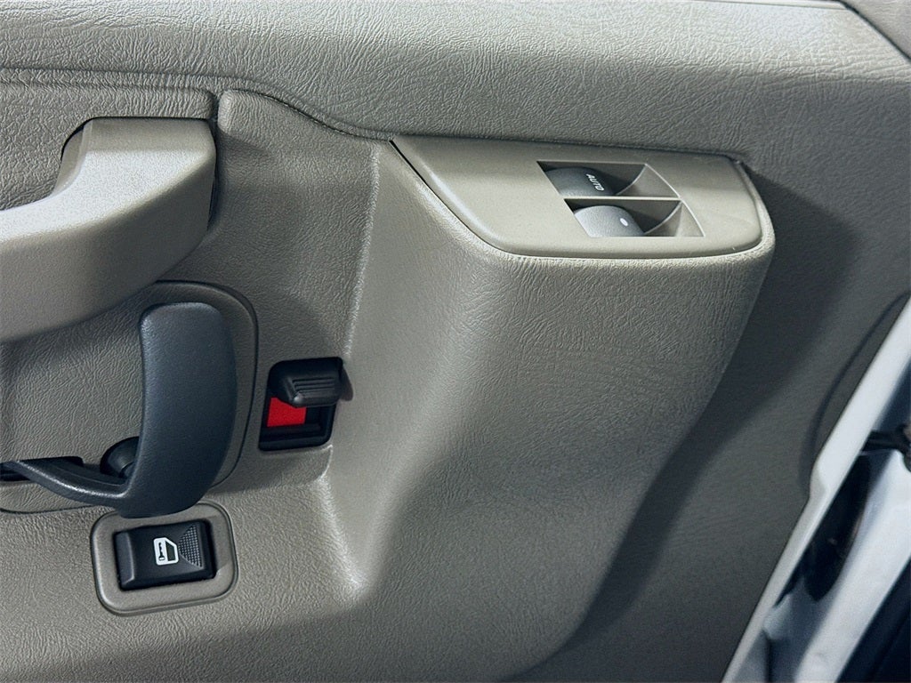 2025 Chevrolet Express 3500 Work Van Cutaway