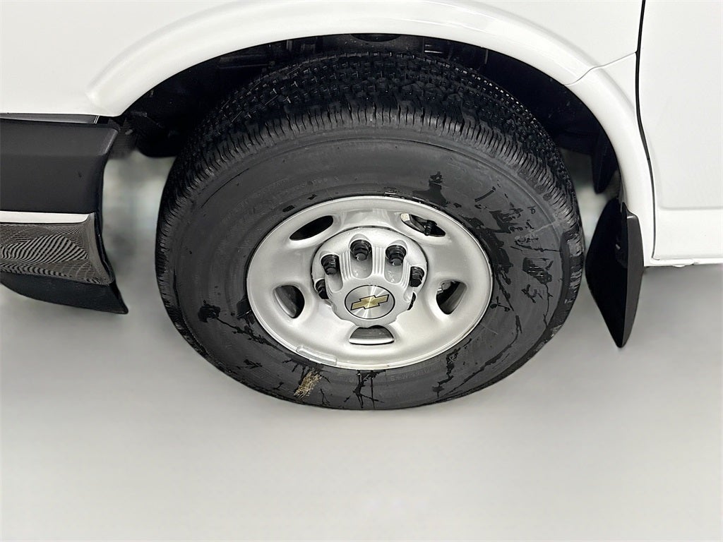 2025 Chevrolet Express 3500 Work Van Cutaway