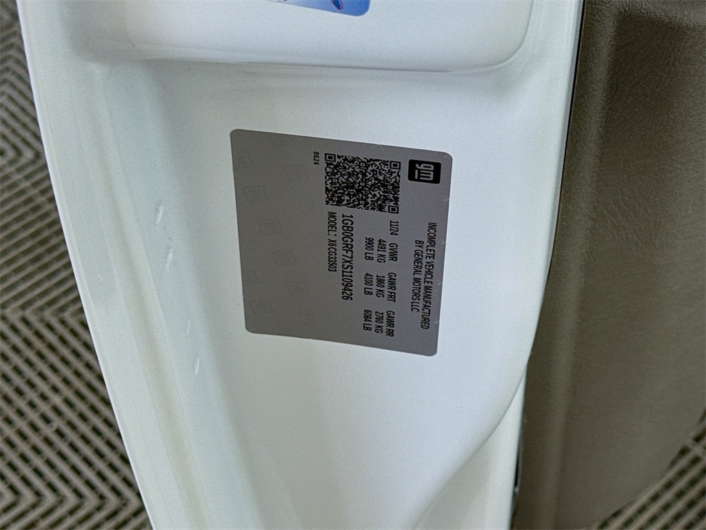 2025 Chevrolet Express 3500 Work Van Cutaway