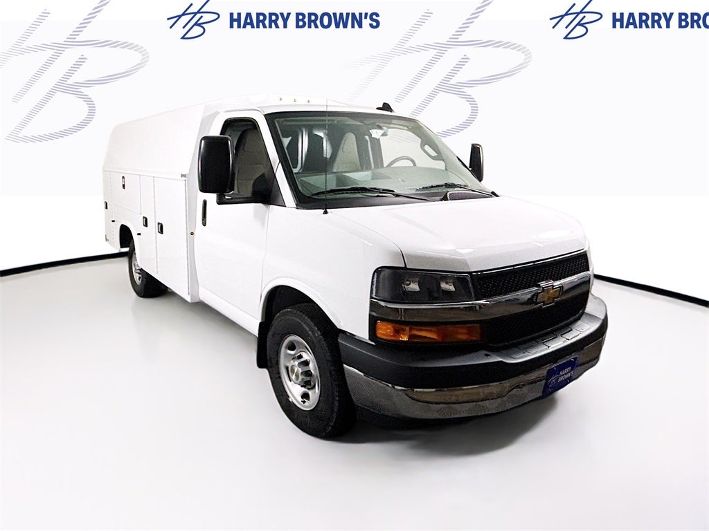 2025 Chevrolet Express 3500 Work Van Cutaway