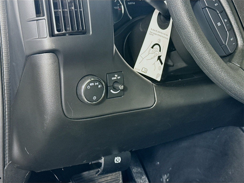 2025 Chevrolet Express 3500 Work Van Cutaway