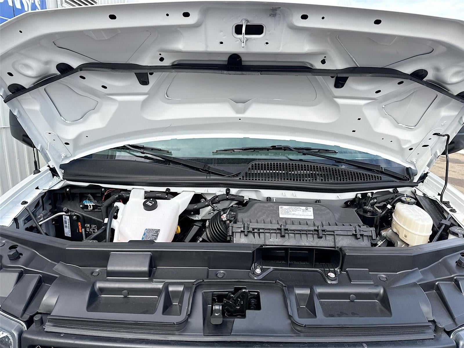 2025 Chevrolet Express Cutaway 3500 VAN 139