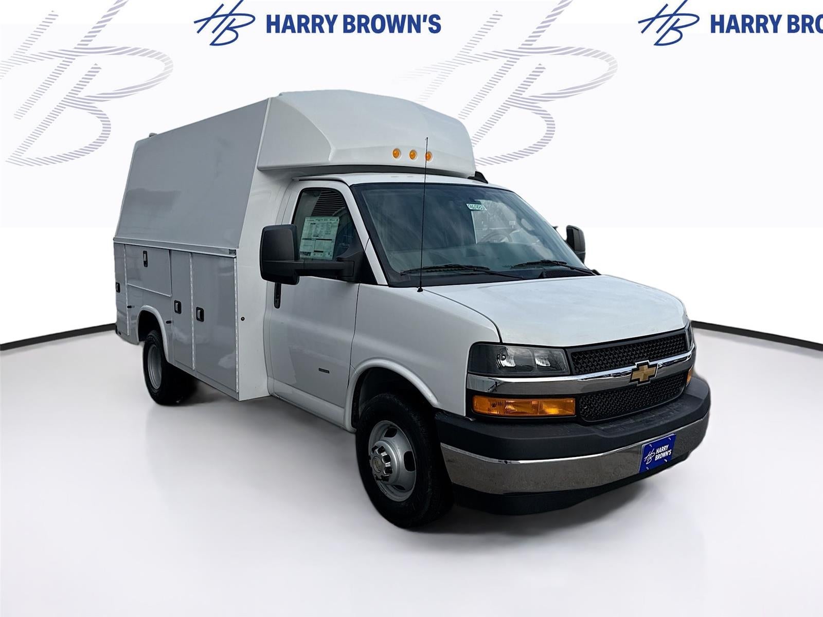 2025 Chevrolet Express Cutaway 3500 VAN 139