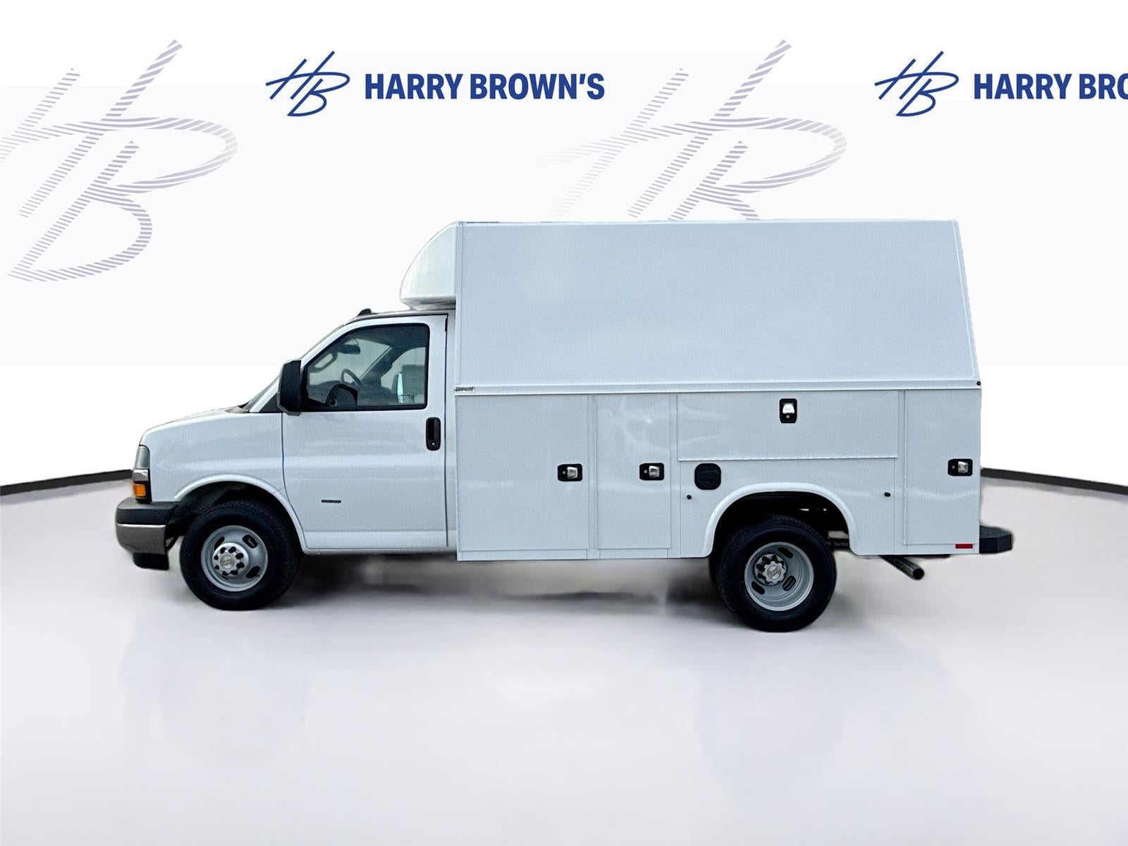 2025 Chevrolet Express Cutaway 3500 VAN 139