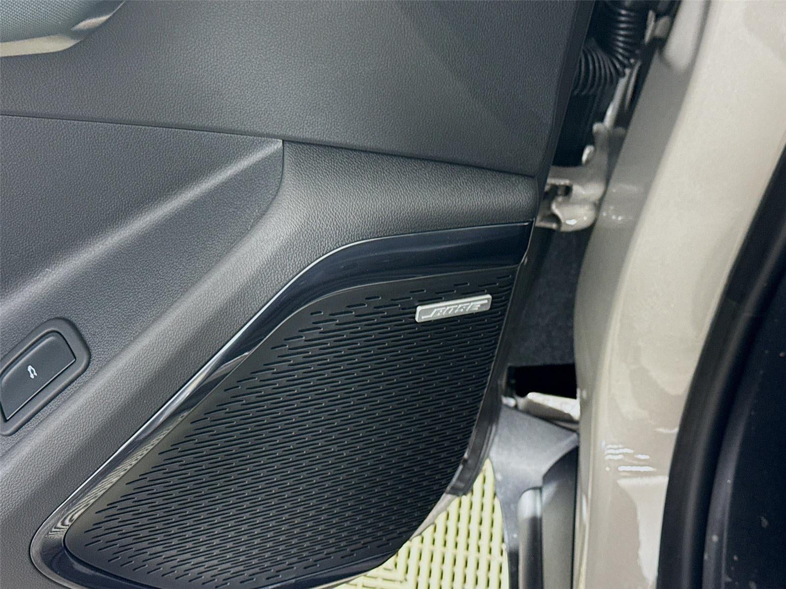 2026 GMC Acadia AWD AT4