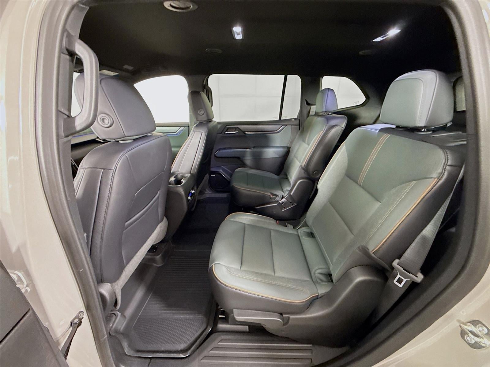 2026 GMC Acadia AWD AT4