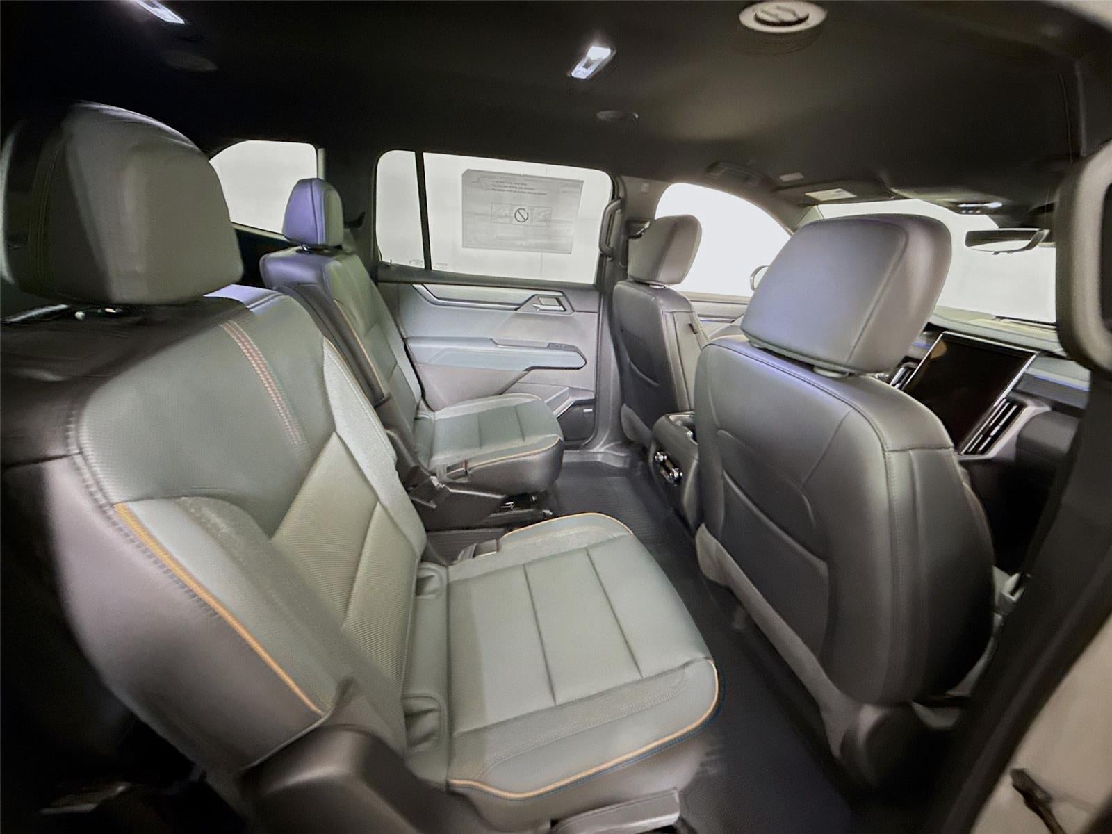 2026 GMC Acadia AWD AT4