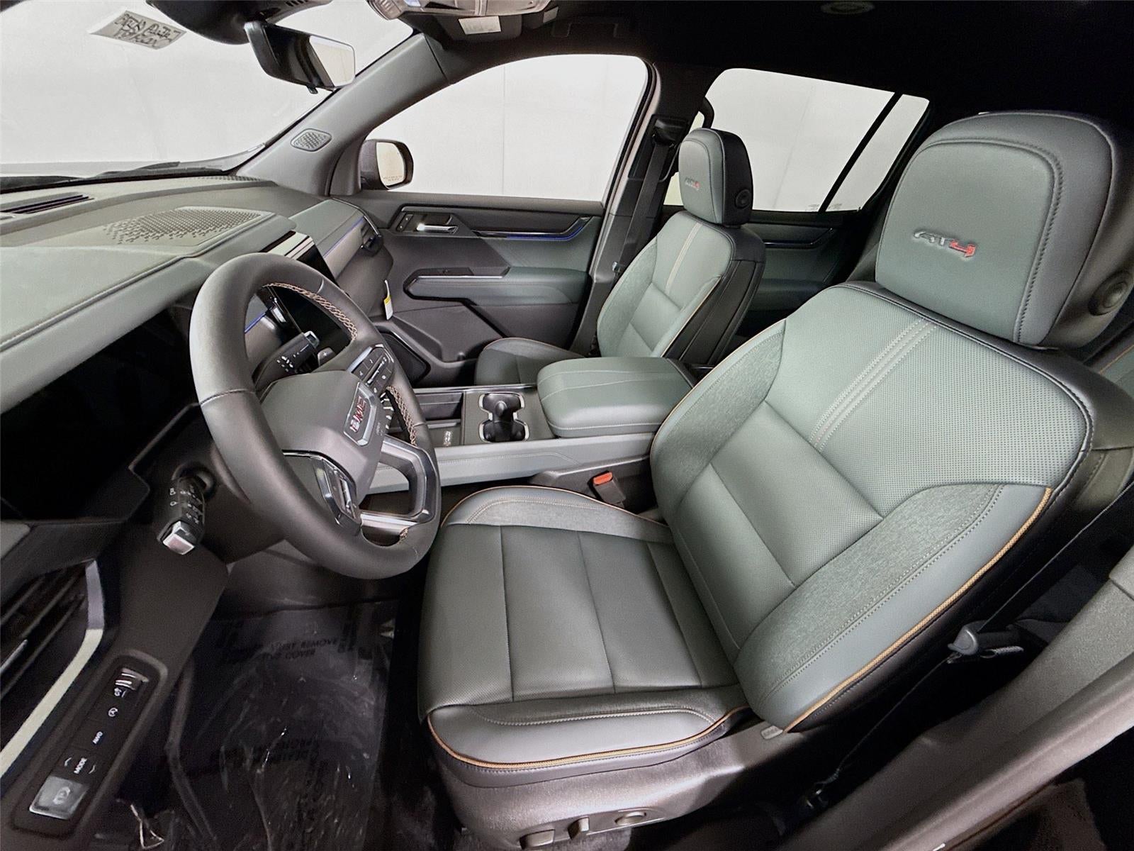 2026 GMC Acadia AWD AT4