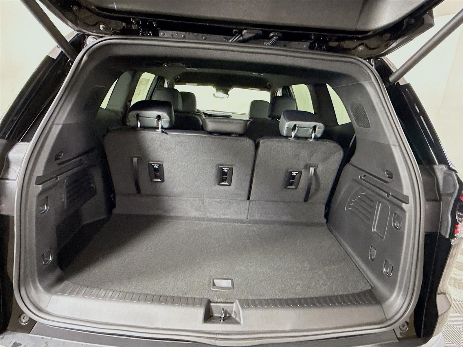 2026 GMC Acadia AWD AT4