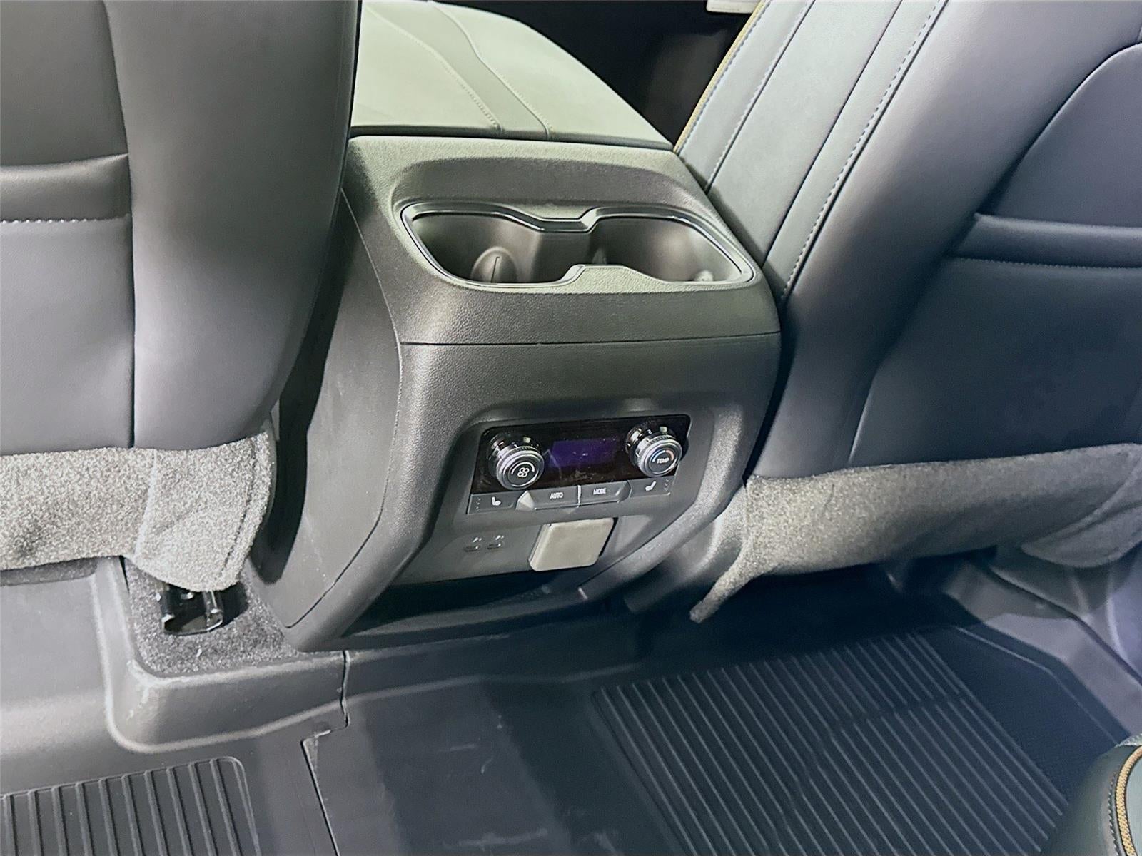 2026 GMC Acadia AWD AT4