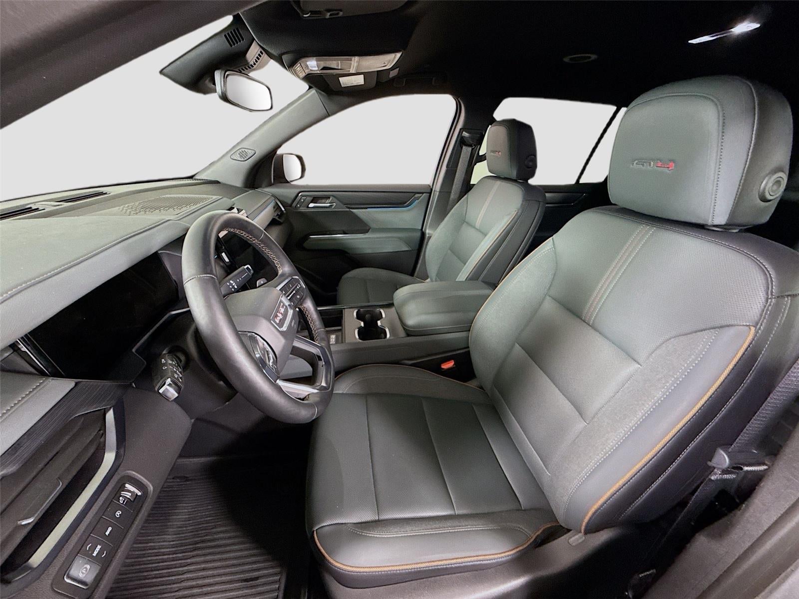 2024 GMC Acadia AWD AT4