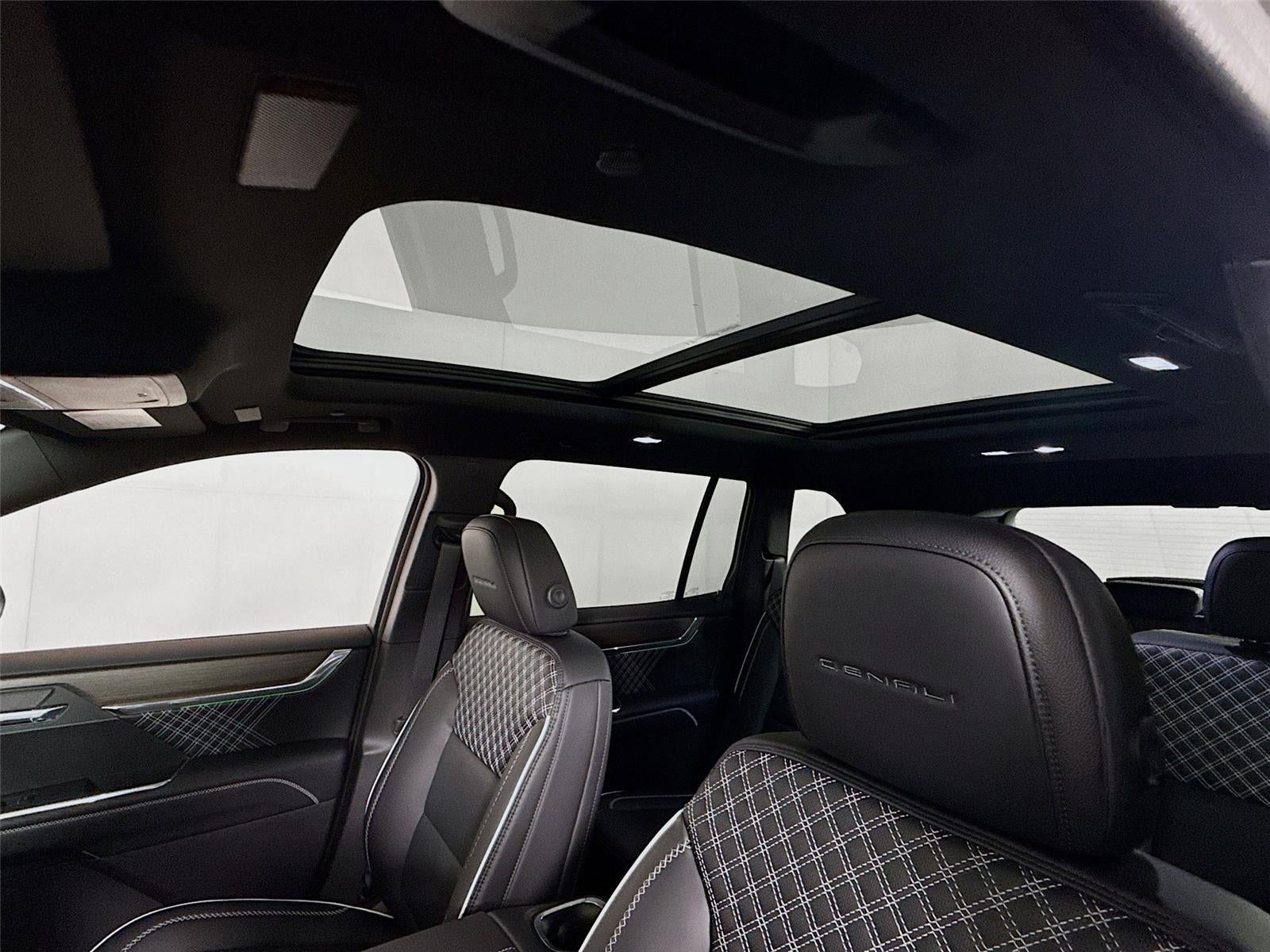 2026 GMC Acadia AWD Denali