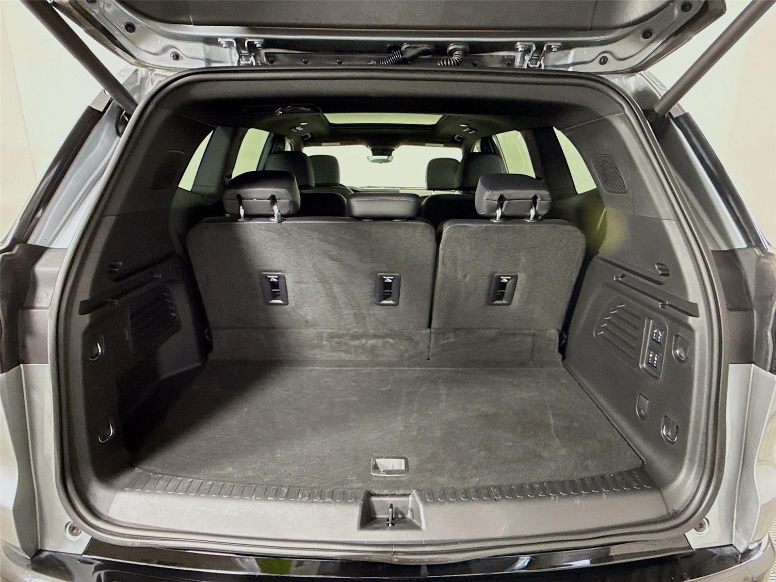 2025 GMC Acadia AWD Denali