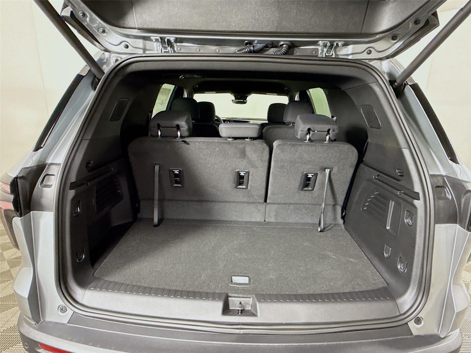 2026 Chevrolet Traverse AWD LT