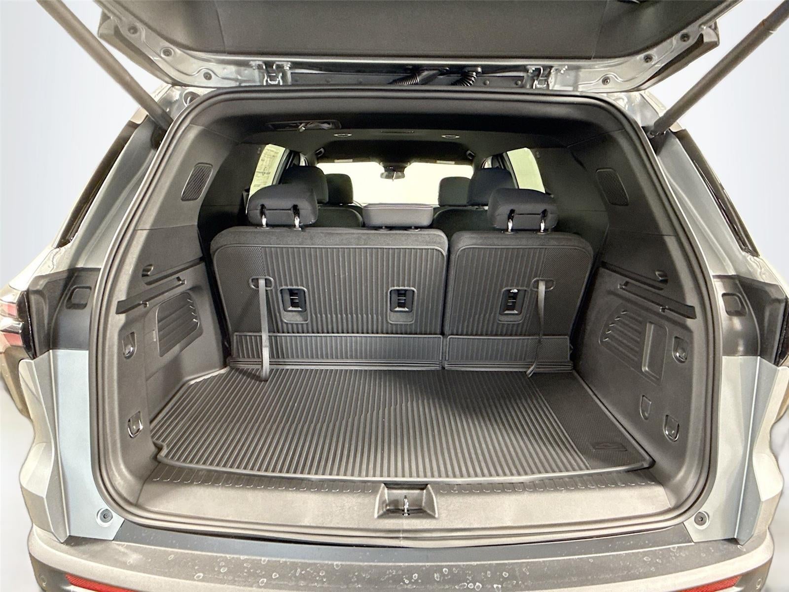 2026 Chevrolet Traverse AWD LT