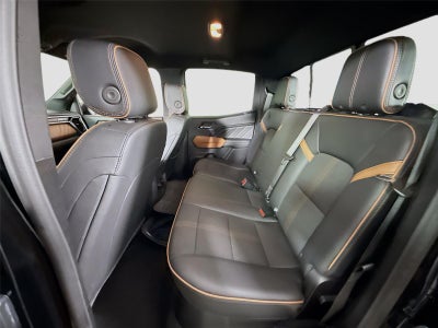 2025 GMC Canyon 4WD AT4