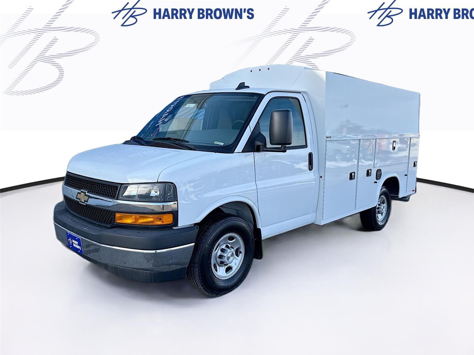 2025 Chevrolet Express Cutaway 3500 VAN 139