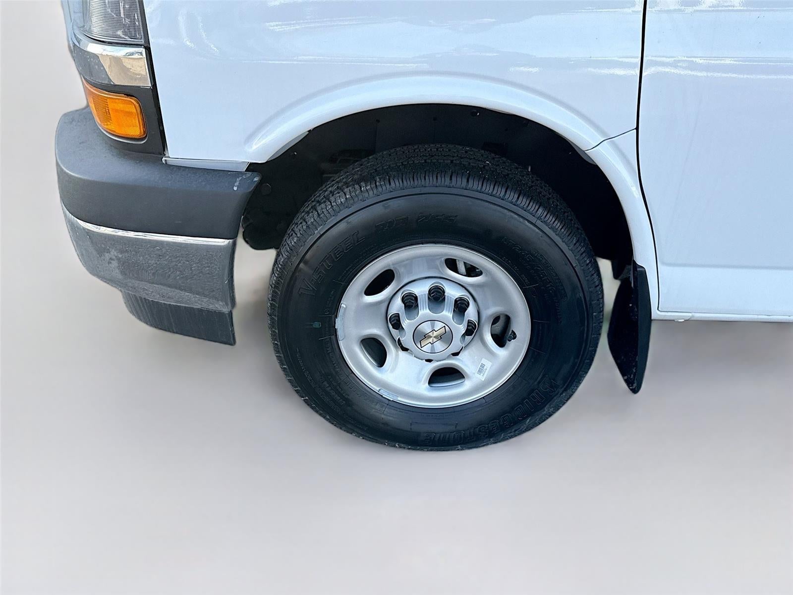 2025 Chevrolet Express Cutaway 3500 VAN 139