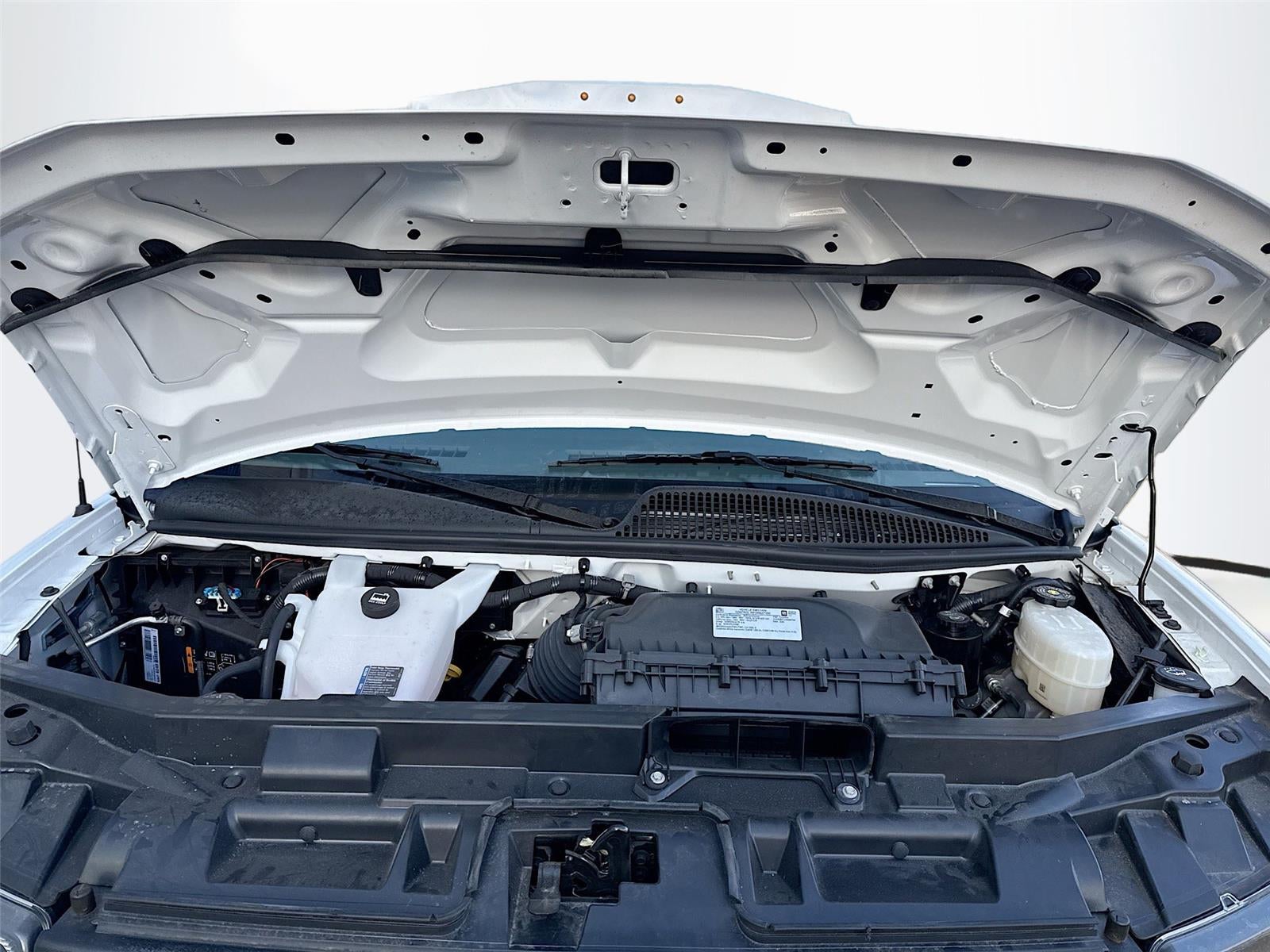 2025 Chevrolet Express Cutaway 3500 VAN 139