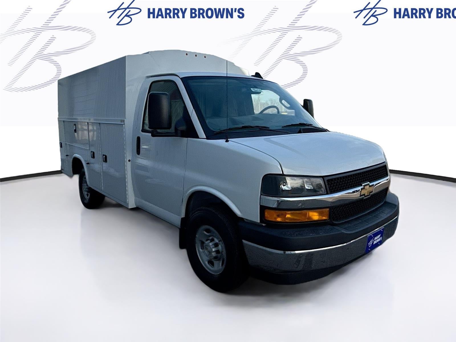 2025 Chevrolet Express Cutaway 3500 VAN 139