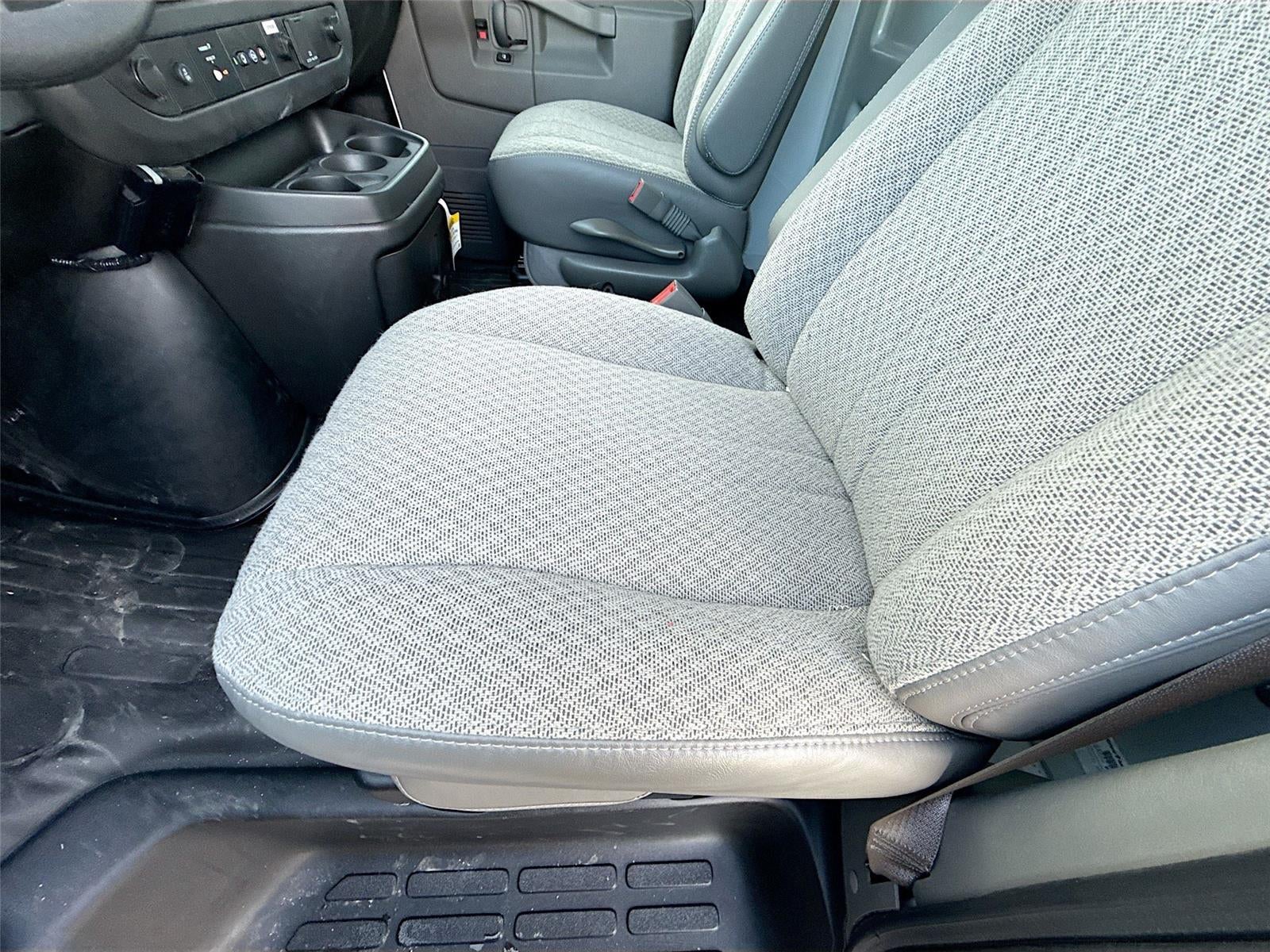 2025 Chevrolet Express Cutaway 3500 VAN 139